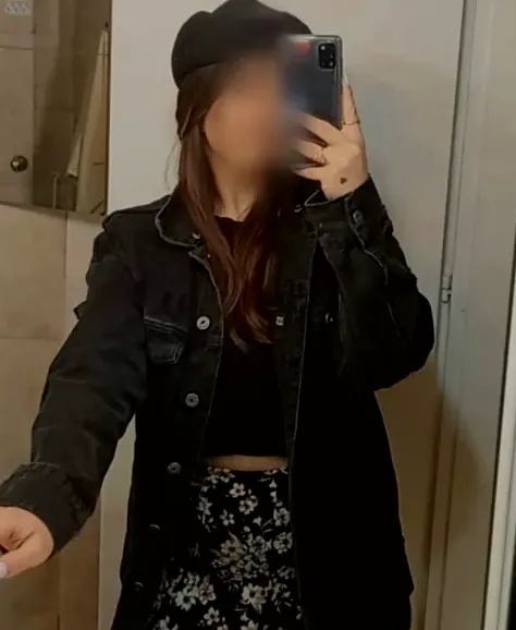 Amira, 29