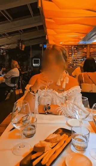 Andrea, 39