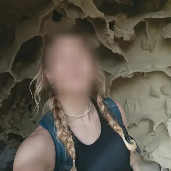 Anja, 29