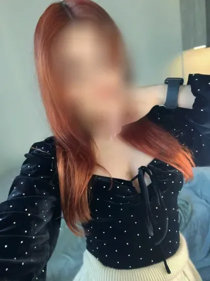 Daniela, 26