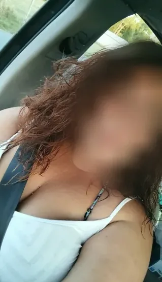 Daniela, 28