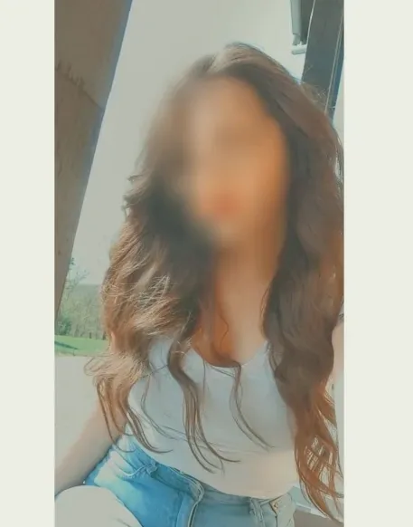 Elisa, 24