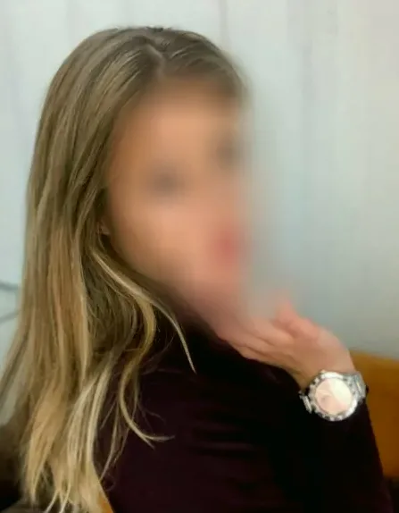 Fiona, 21