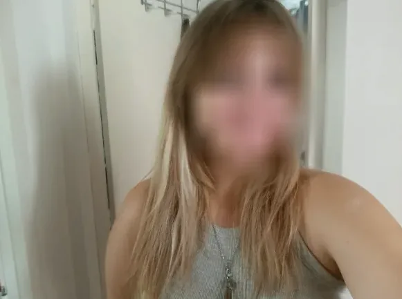 Fiona, 20