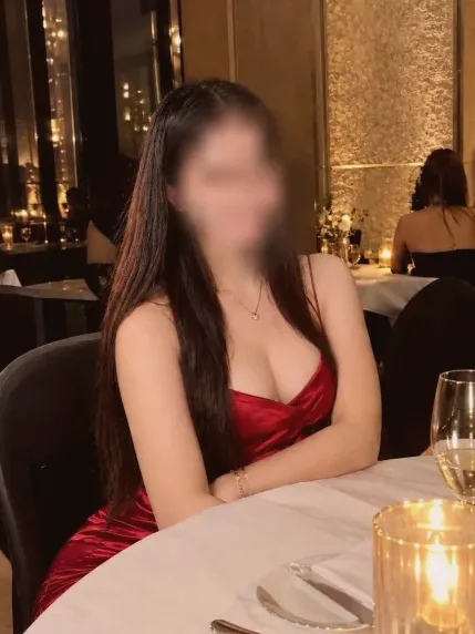 Jasmin, 30