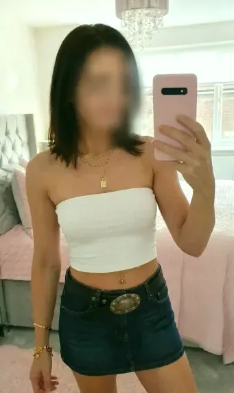 Kira, 24