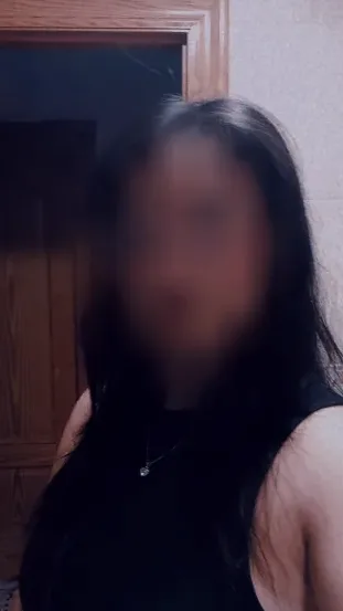 Lara, 24