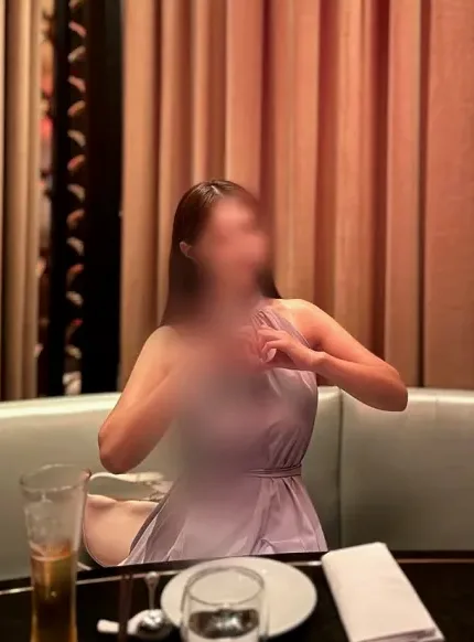 Larissa, 30