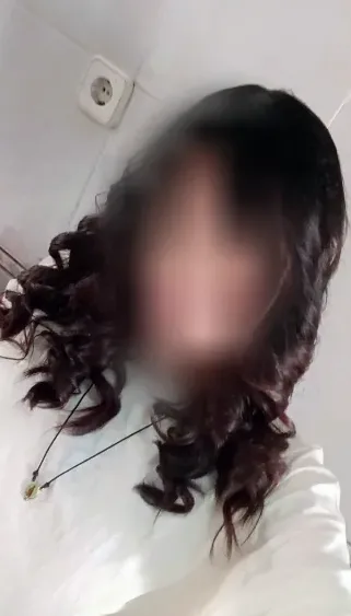Leyla, 18