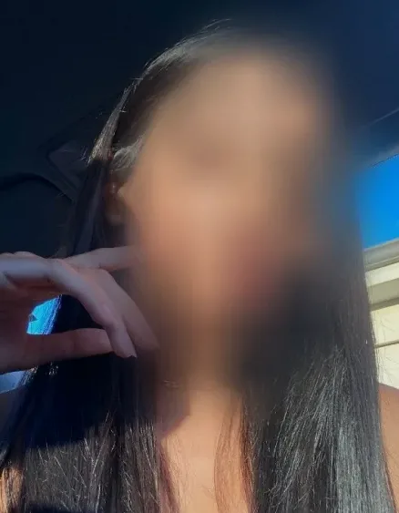 Lilly, 20