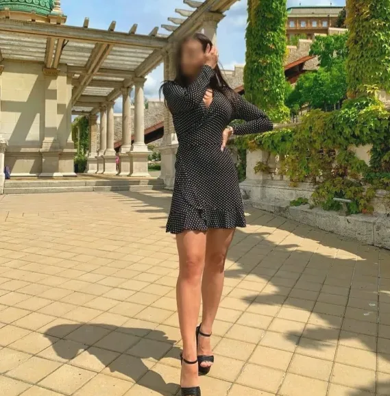 Lucia, 36
