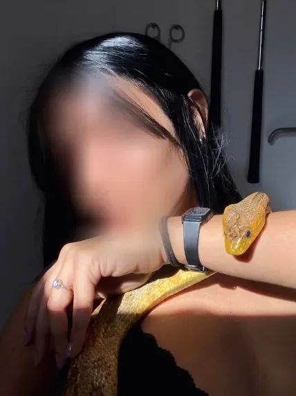 Marie, 27