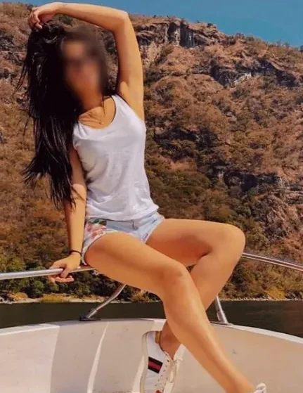 Marina, 27