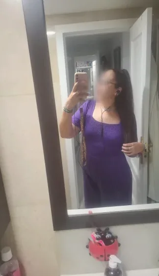Melanie, 34
