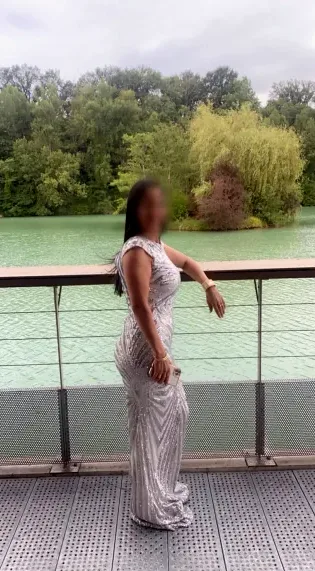 Paula, 40