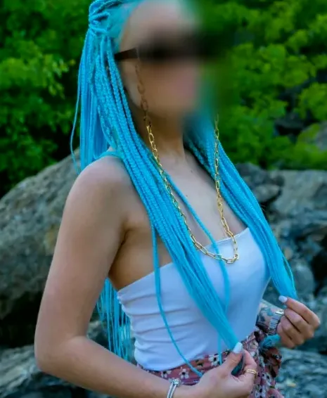 Rebecca, 33