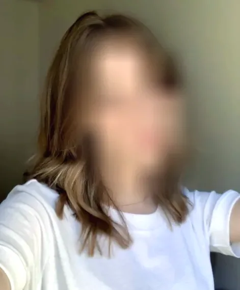 Sandra, 28