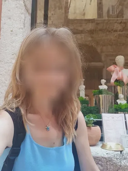 Sandra, 39