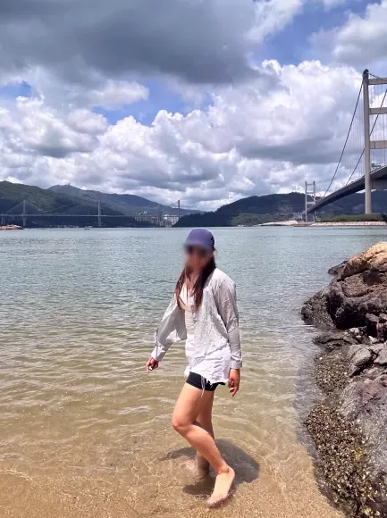 Zeynep, 29